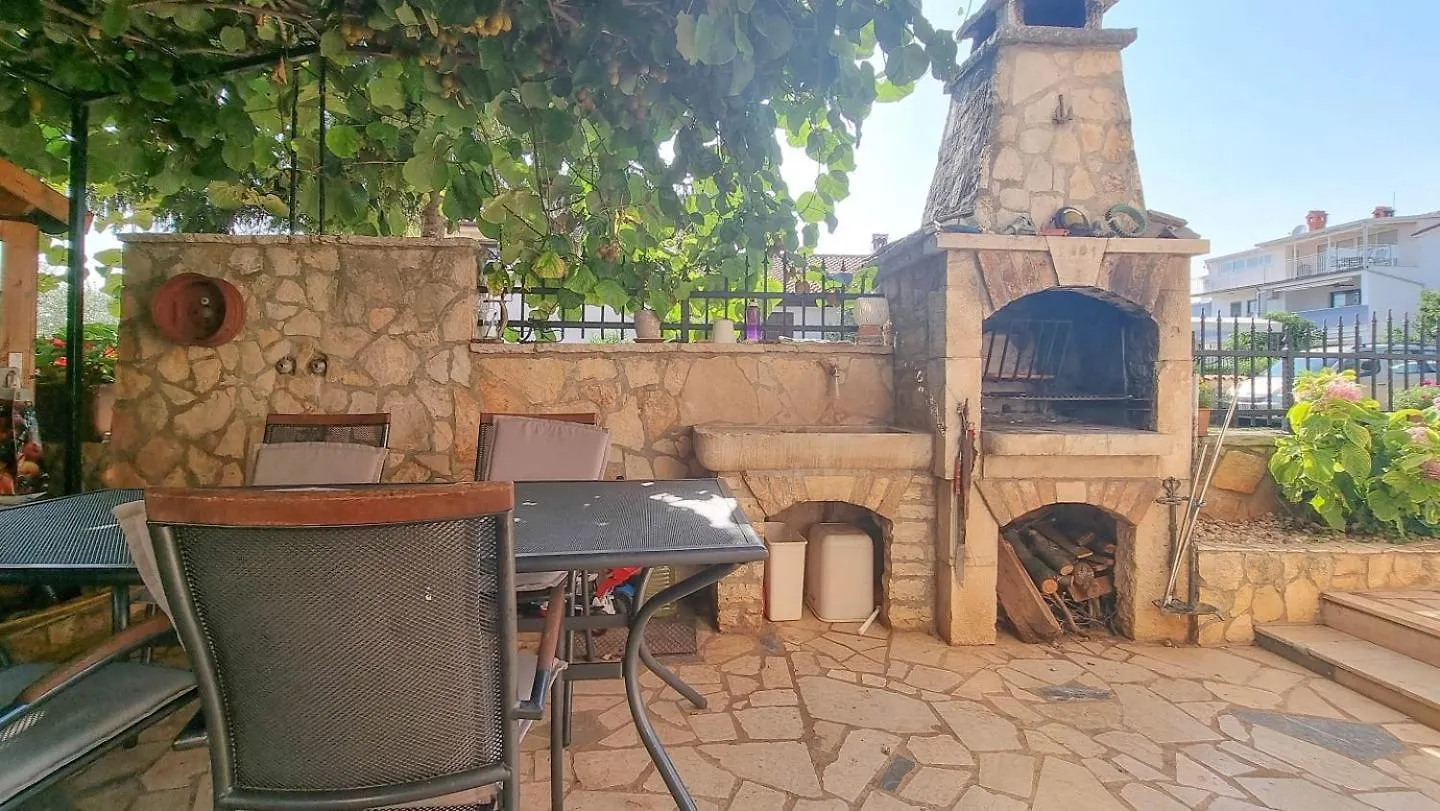 Enrica Apartment Novigrad
