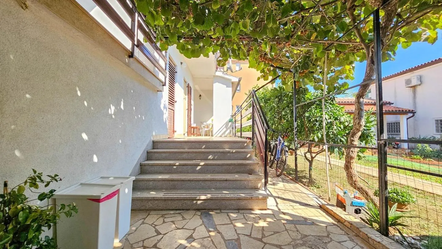Enrica Apartment Novigrad