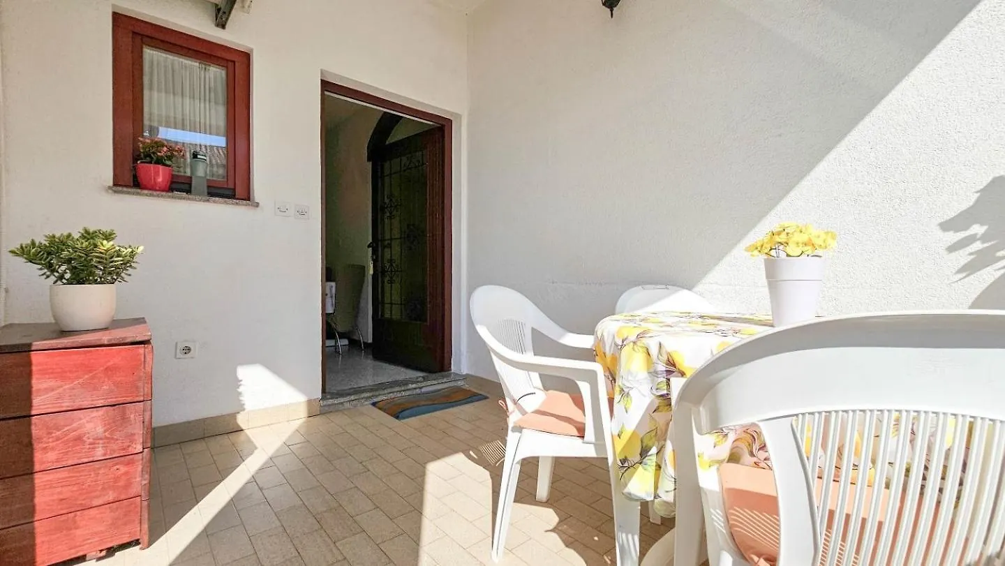 Enrica Apartment Novigrad
