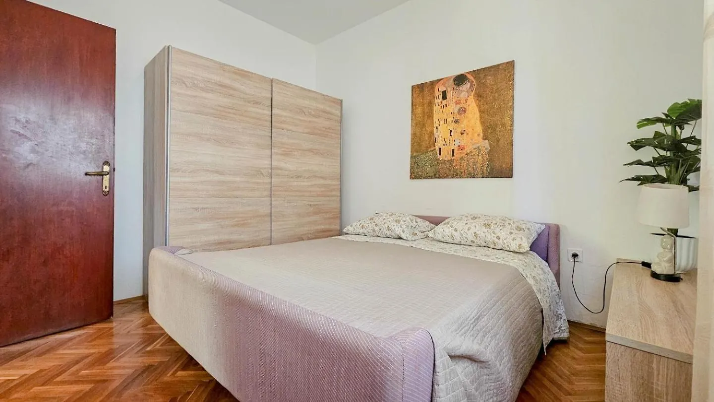 Enrica Apartment Novigrad  Croatia