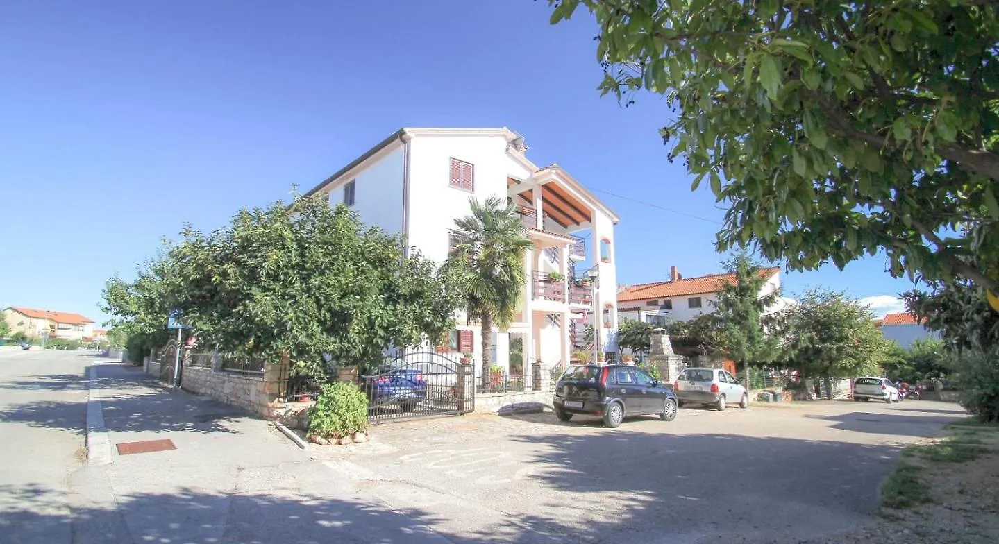 Enrica Apartment Novigrad
