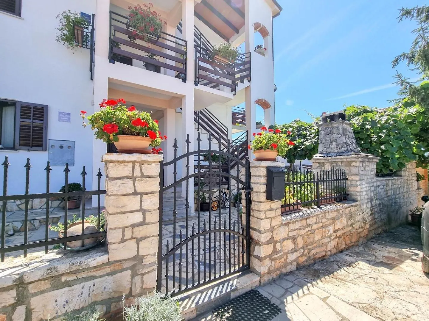 Enrica Apartment Novigrad