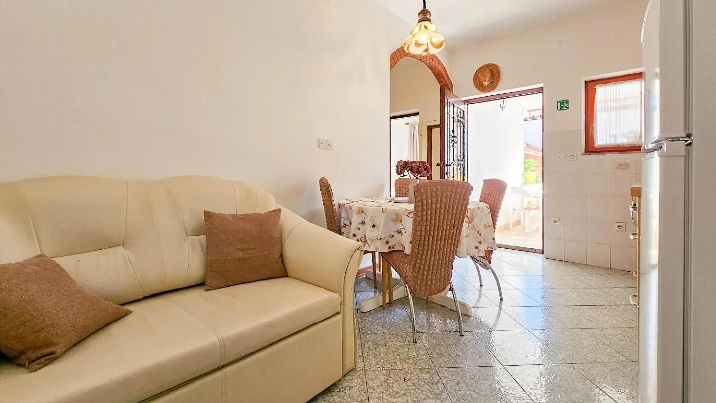 Enrica Apartment Novigrad